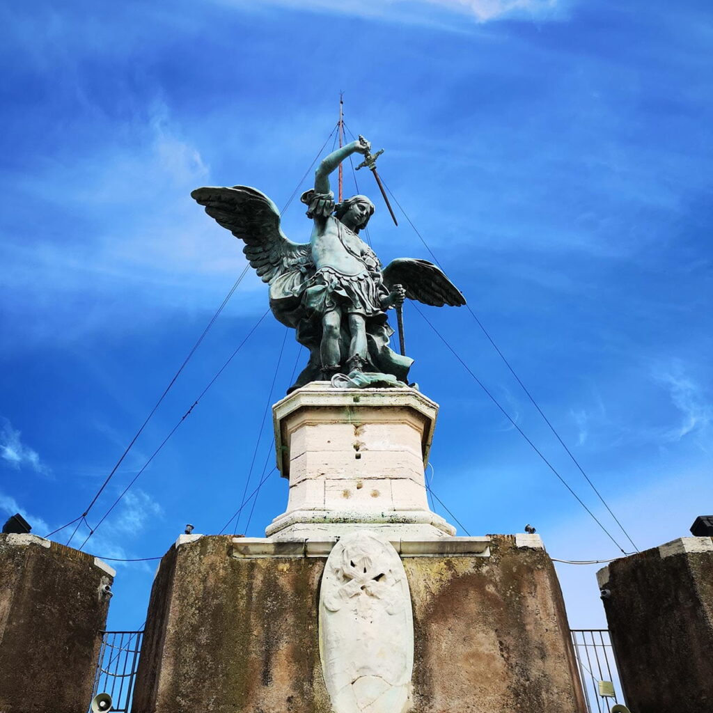 statue of the angel
