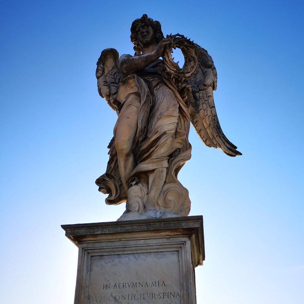 statue of the angel with crown of thorns